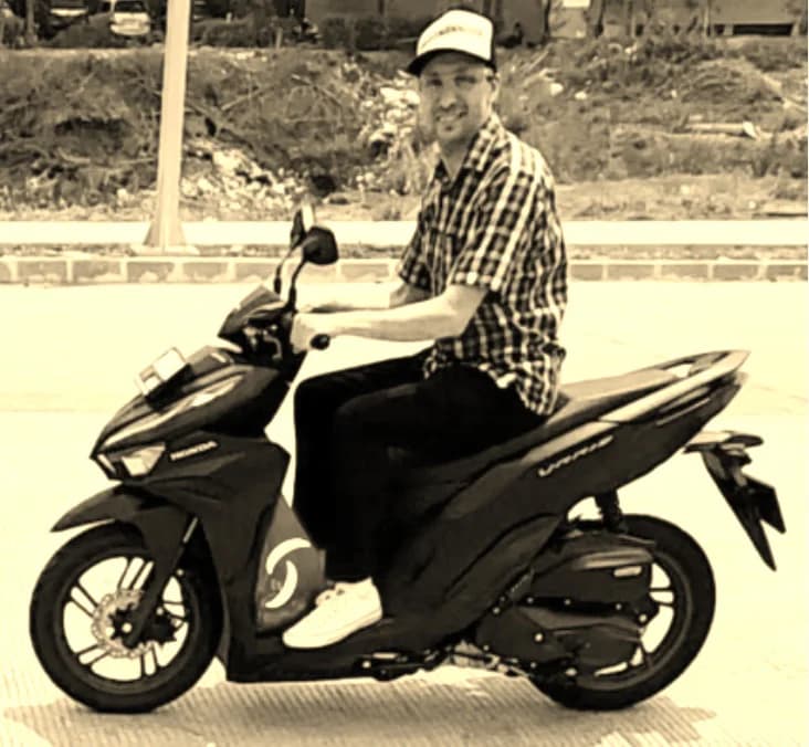 Pic of Allan on a Honda Vario 125